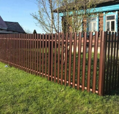 Забор из евроштакетника Забор из евроштакетника